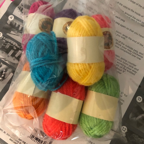 Knitting Loom Kit with Yarn - Picture 7 of 7